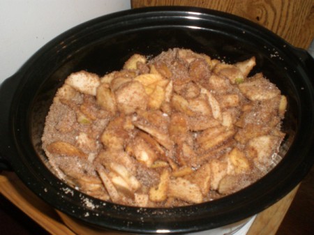 adding sugars to apples in crockpot