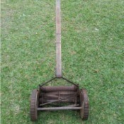 Value of Adam's Presto Vintage Push Mower - reel mower on a lawn