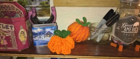 Crochet Yarn Pumpkins - two styles of yarn pumpkins