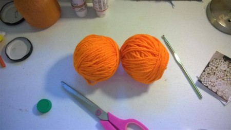 Crochet Yarn Pumpkins - wrap orange yarn around a ball or crumpled paper