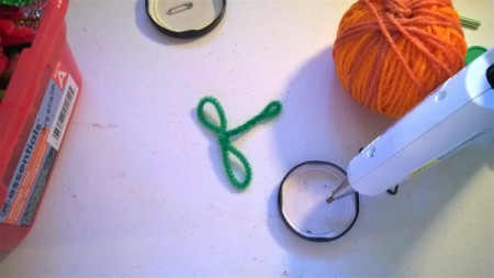 Crochet Yarn Pumpkins - make chenille stem