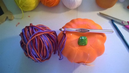 Yarn Bombed Pumpkin - make a ball of the chain