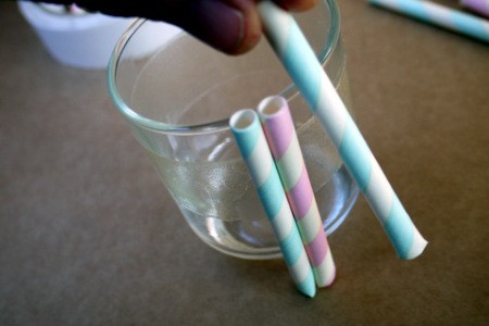 Drinking Straw Candleholder - stick the straws in place