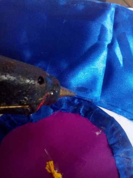 DIY Turkish Fez - roll the fez into a circle and glue to the top