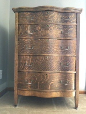 Pricing Antiques to Sell - 5 drawer antique dresser