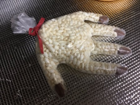 "Handy" Snacks - add a ribbon bow