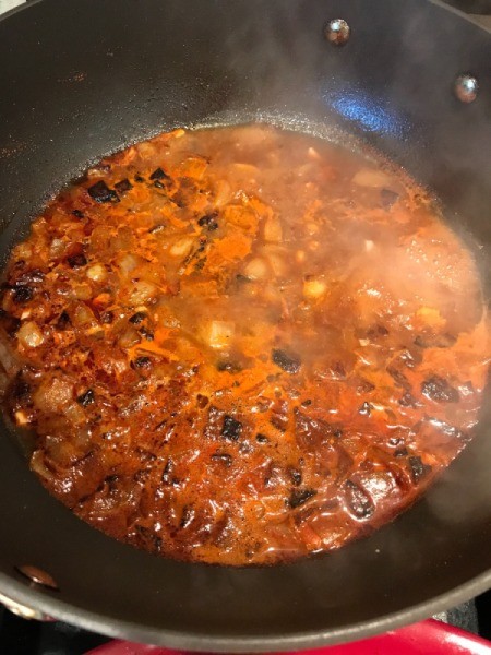 hers, onions, garlic and broth