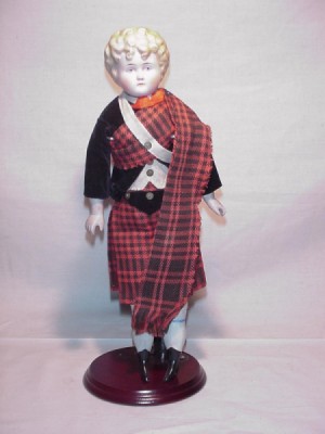 Information on a Alt. Beck & Gottschalk Bisque Doll 1064 #0 - white bisque doll in Scottish attire