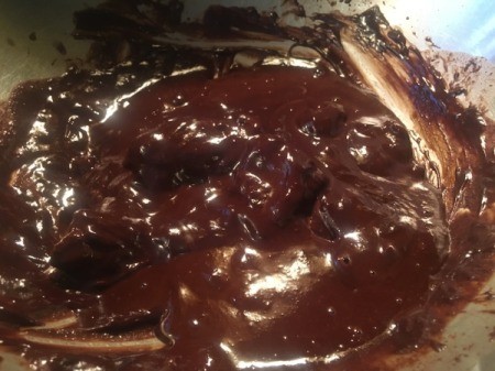 mixing frosting