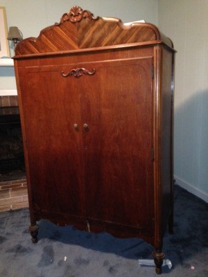 Value of Vintage Wardrobe - beautiful wardrobe with decorative vertical veneer on top