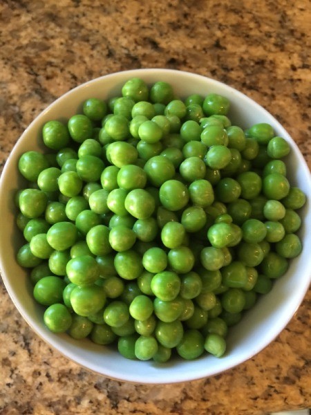 green peas in bowl