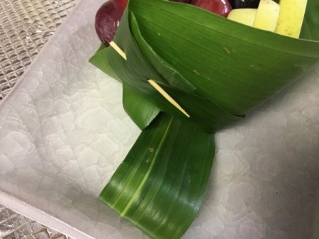 Traditional Leaf Bowl - secure with toothpick if necessary