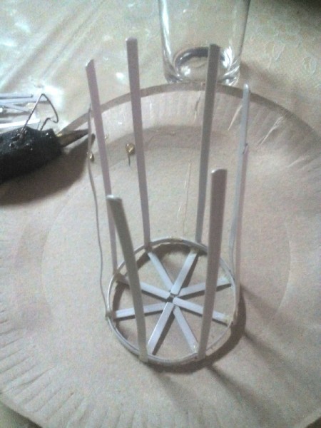 Decorative Recycled Drinking Glass Stand - arrange the L shapes around the circle and glue in place