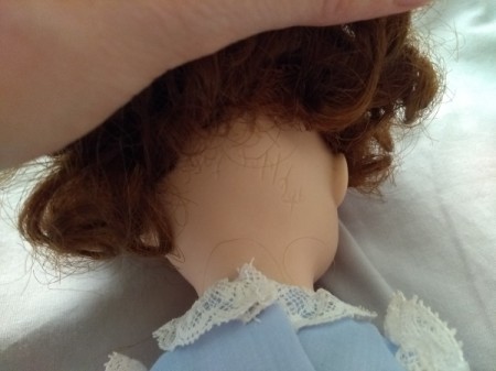 Identifying a Porcelain Doll - back of neck