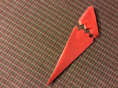 Thrifty Holiday Gift Wrapping - cut zig zags into the top