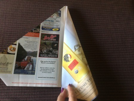 Magazine Christmas Tree - at first fold bring edge in to a cylindrical  shape