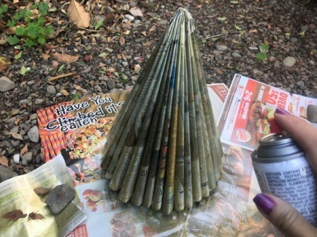 Magazine Christmas Tree - spray paint and let dry