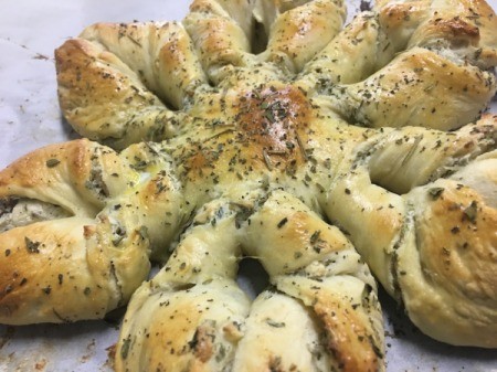 baked Garlic and Herb Snowflake Bread