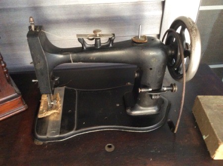 Age and Value of a New Domestic Treadle Machine S#725846