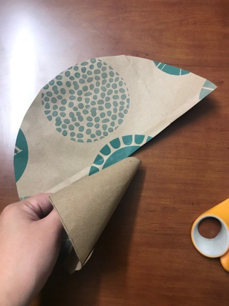 Christmas Tea Tree - begin rolling paper to create cone