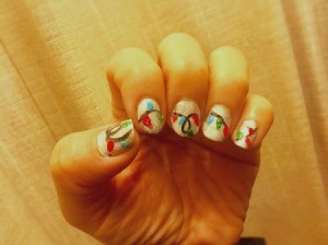 String of Lights Nail Art - finished string of lights with red, blue, and green bulbs