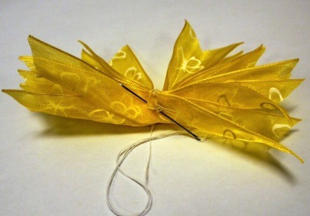 Pleated Ribbon Brooch - sew them together with a back stitch