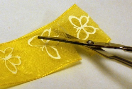 Pleated Ribbon Brooch - cut a tiny piece of ribbon