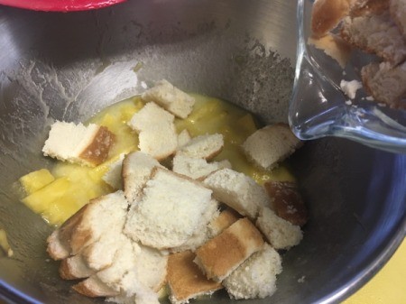 added bread chunks to pineapple mixture