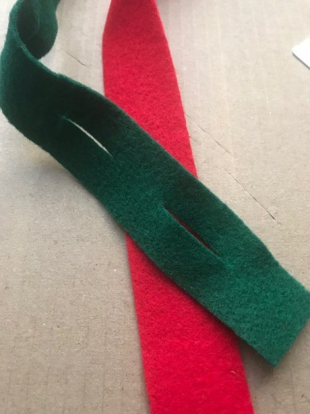 Easy Christmas Felt Garland or Bracelet - slits cut on green strip
