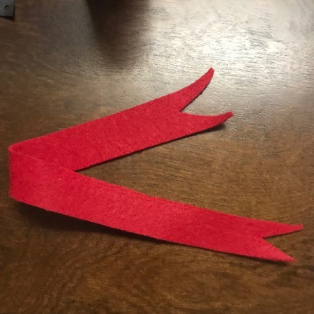 Holiday Reindeer Candy Holder - make a red felt scarf