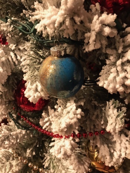 Poured Paint Ornaments - blue and gold ball on flocked tree