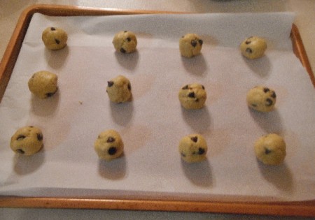 balls of dough on cookie sheet