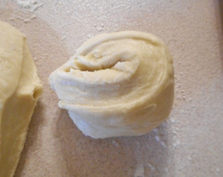 bun shapped dough