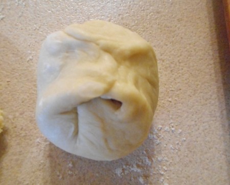 bun shaped dough