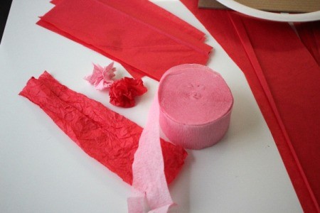 Valentine's Day Tissue Wreath - cut strip in half and cut lengths of crepe paper streamers