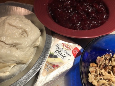 Cranberry Brie Walnut Cups ingredients