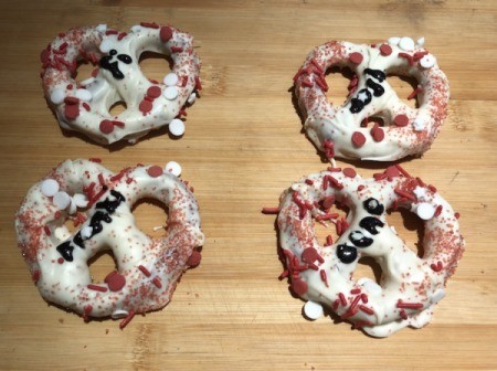 Personalized Valentine's Pretzel Hearts