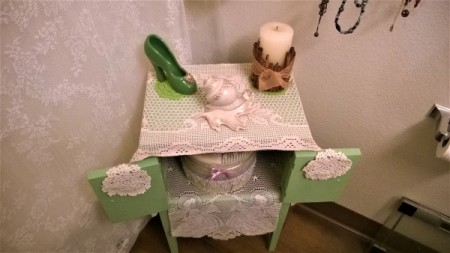 New Life for Old Cabinet - decorative items put back