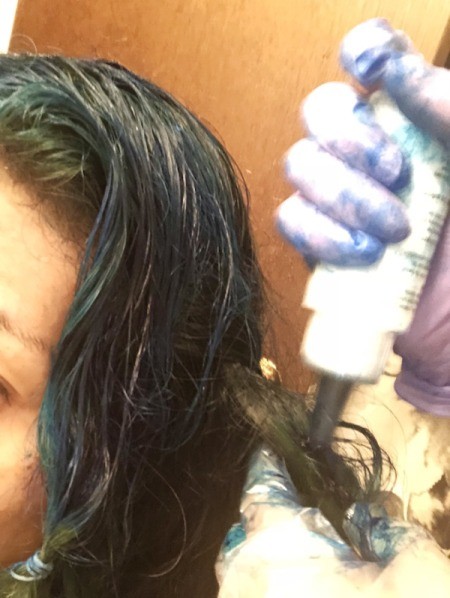 DIY Ombre Hair Colouring - apply color to the bands but not below