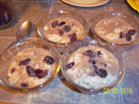 Filling Pudding cups