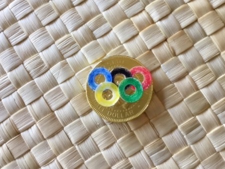 Edible Olympic Medals - create Olympic motif on gold medal