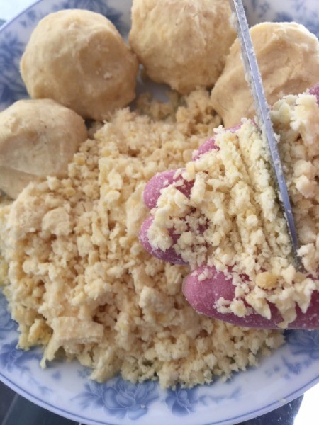 crumbled mung bean balls