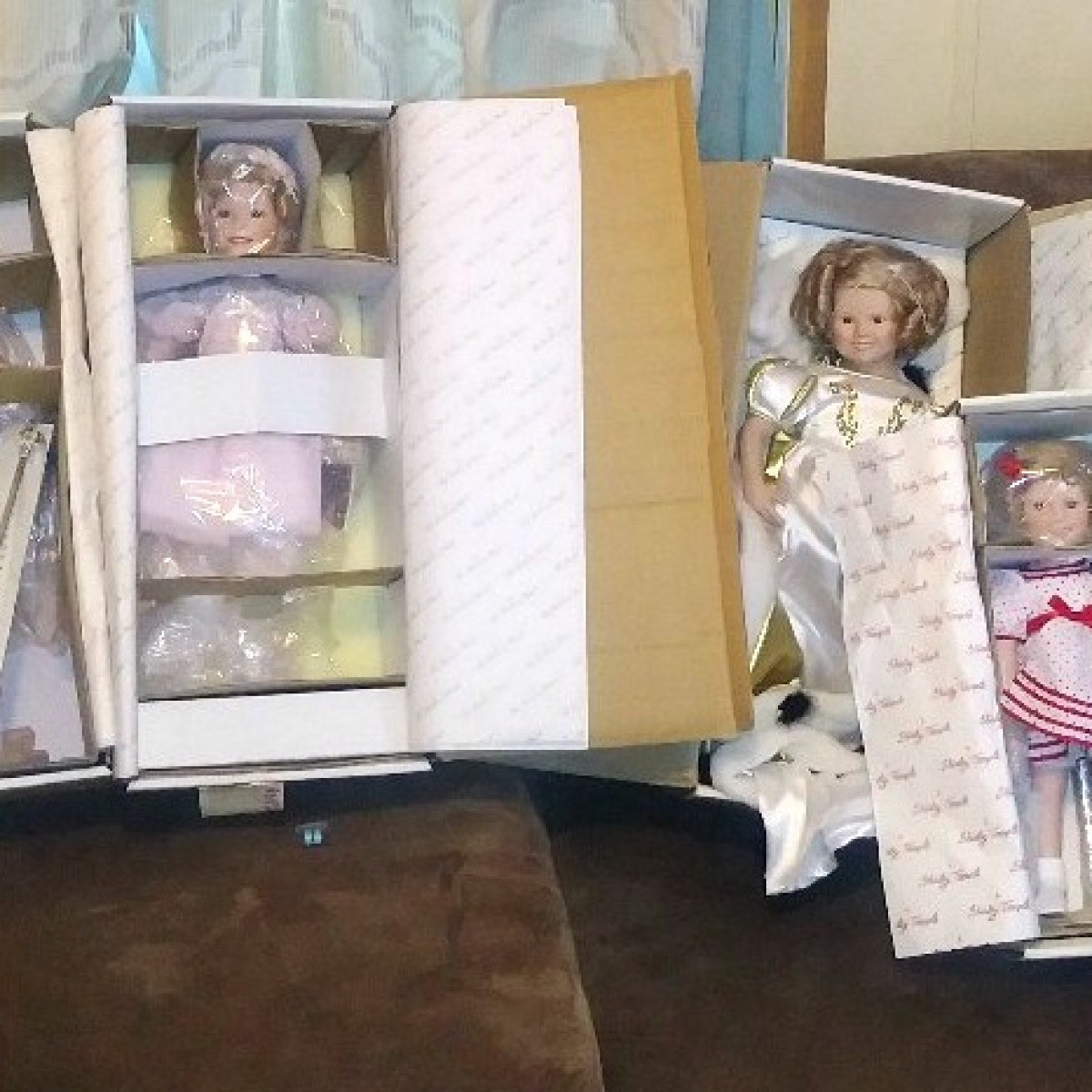 Selling Danbury Mint Shirley Temple Dolls? | ThriftyFun