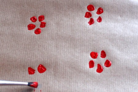 Make Your Own Wrapping Paper - paint 5 - 6 dots for flowers