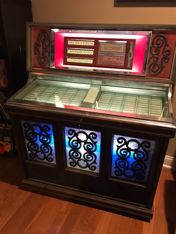 Finding the Value of a Vintage Jukebox | ThriftyFun