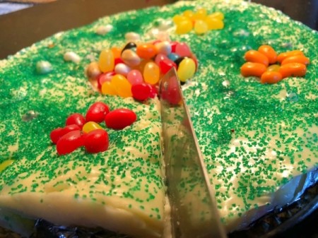 cutting Springtime Jelly Bean Fudge