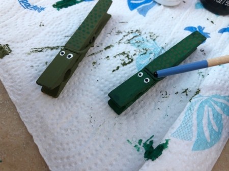 Alligator Clothespins - used brush handle tip to paint pupils