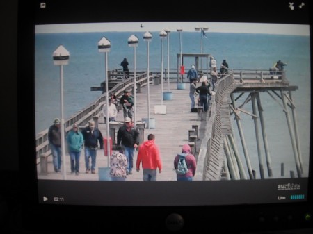 A web cam showing a beach in North Carolina.
