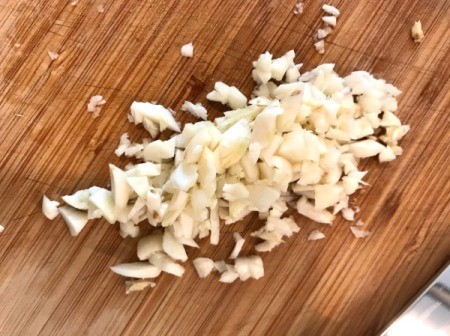 chopped garlic