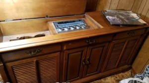 Value of a Vintage Stereo and Radio Console - stereo and radio in medium wood console cabinet